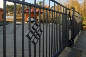 Modern sierhekwerk model Jasper - Plast Met