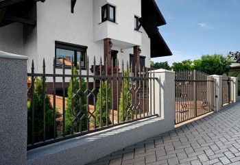 Modern sierhekwerk model Sapphire van Plast-Met